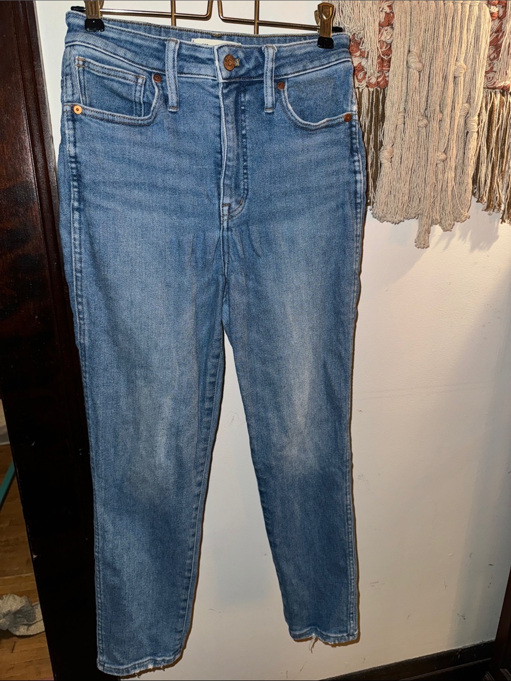Classic High-Rise curvy stovepipe Straight Leg Jeans - Light Blue